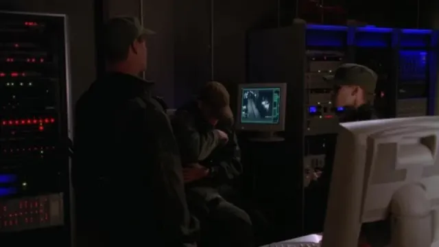 Кадры из сериала Звездные врата: ЗВ-1 (1997)